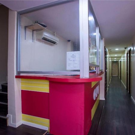 Oyo 90281 Hotel Taj Seksyen 13 Шах Алам Екстериор снимка