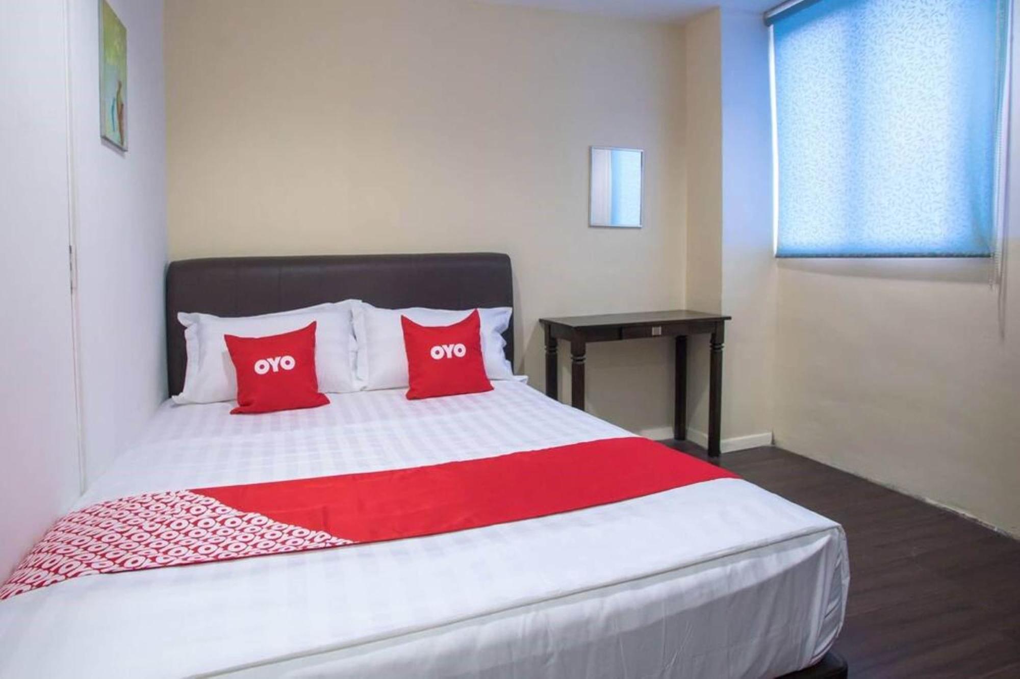 Oyo 90281 Hotel Taj Seksyen 13 Шах Алам Екстериор снимка