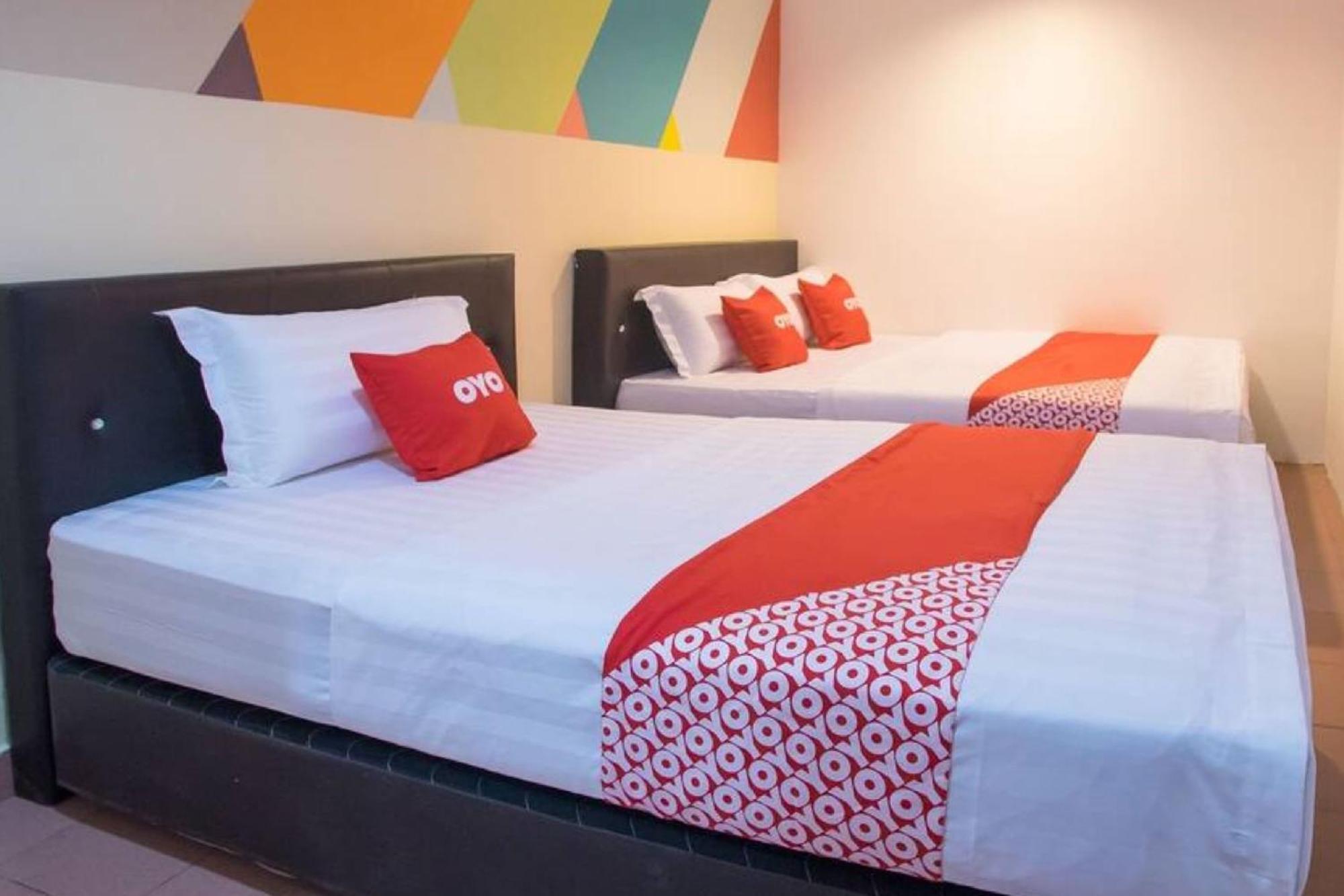 Oyo 90281 Hotel Taj Seksyen 13 Шах Алам Екстериор снимка