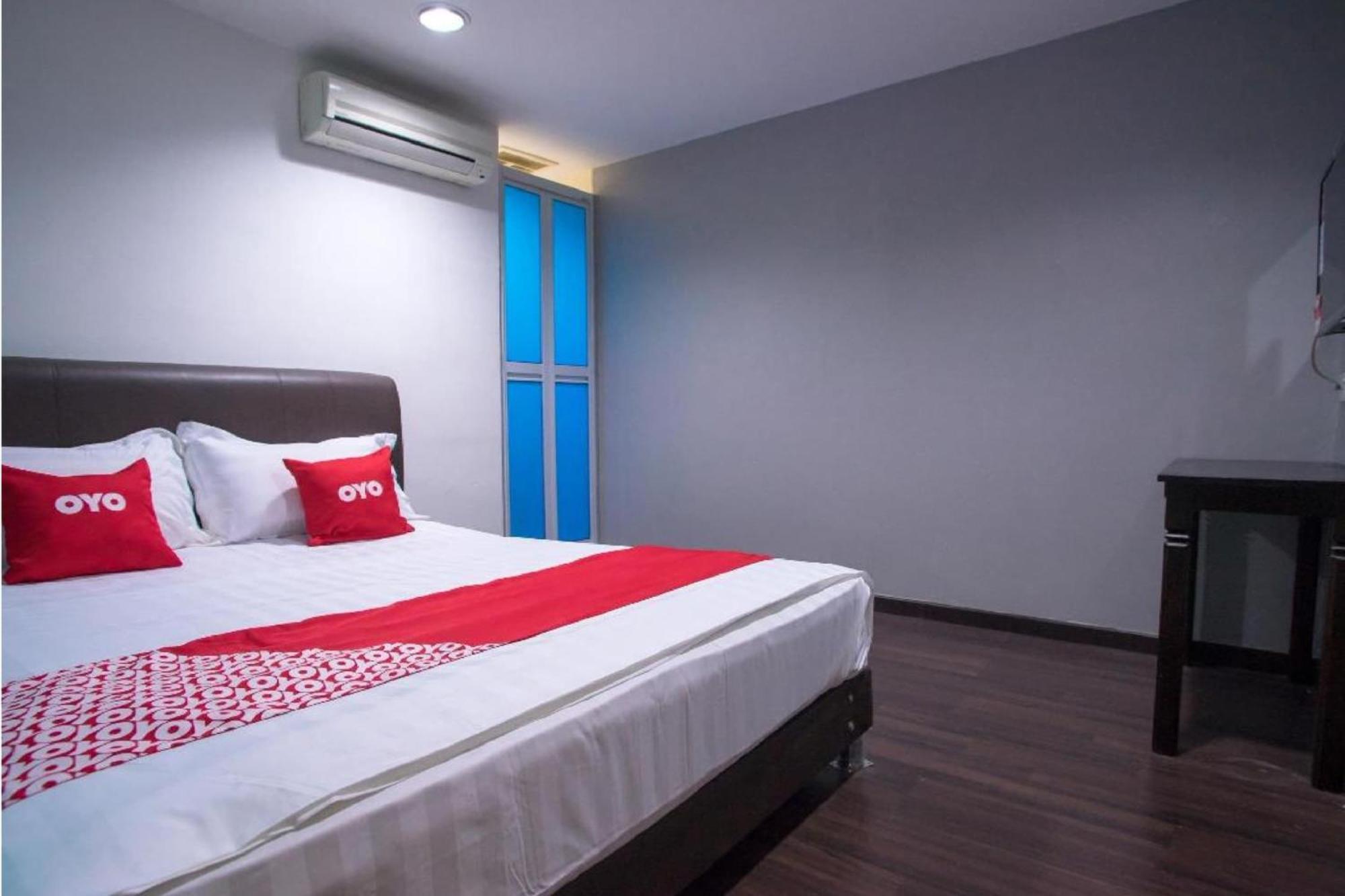 Oyo 90281 Hotel Taj Seksyen 13 Шах Алам Екстериор снимка