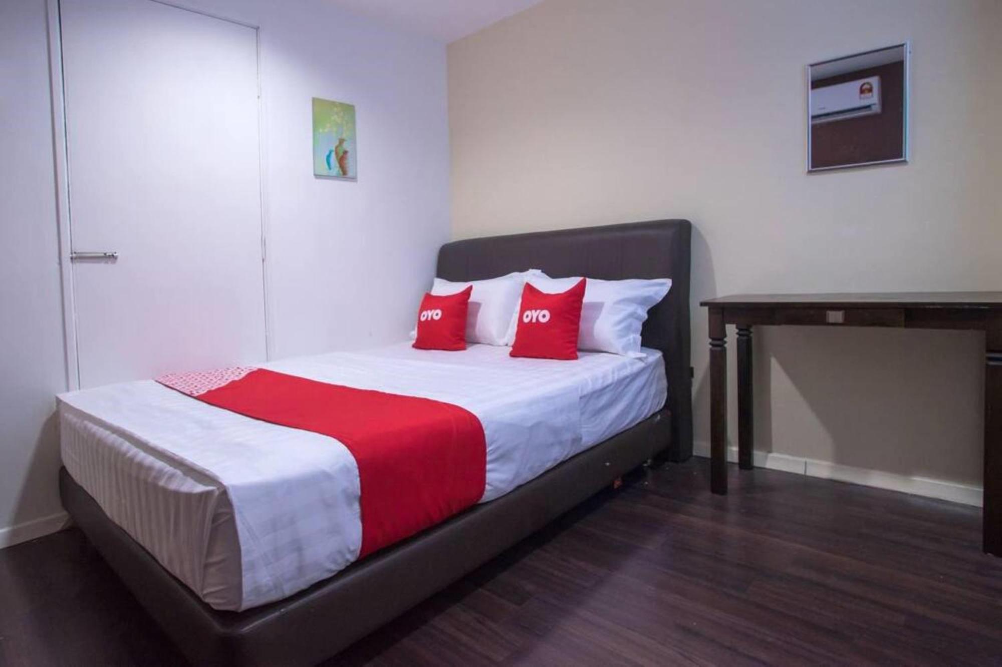 Oyo 90281 Hotel Taj Seksyen 13 Шах Алам Екстериор снимка