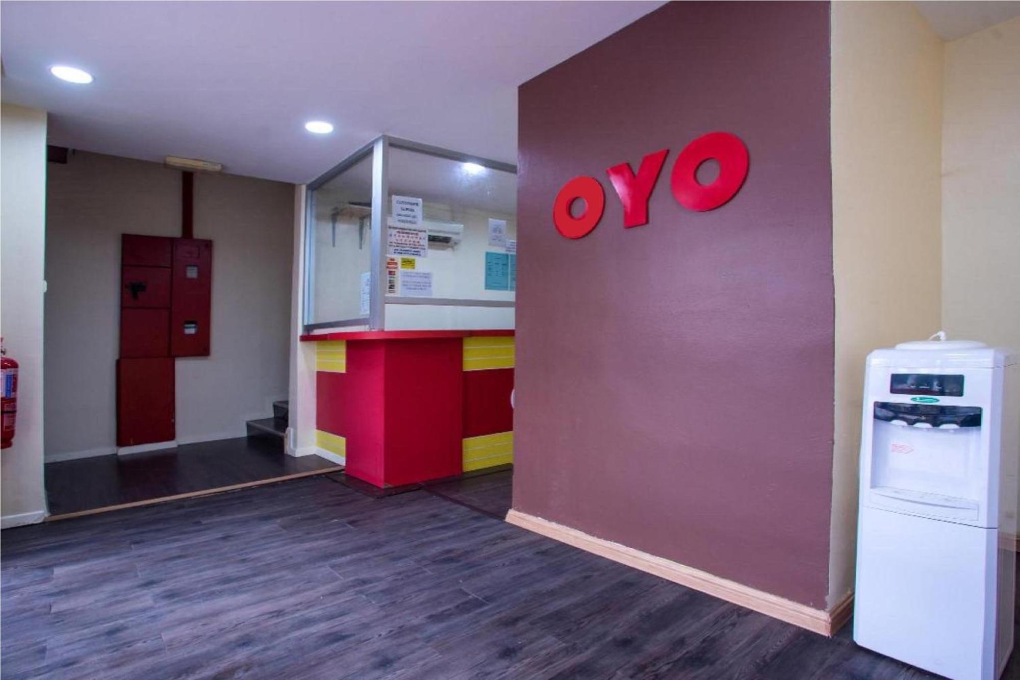 Oyo 90281 Hotel Taj Seksyen 13 Шах Алам Екстериор снимка